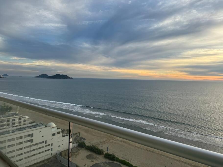 마사틀란 Departamento De Lujo Vista Al Mar Piso 15 아파트 외부 사진